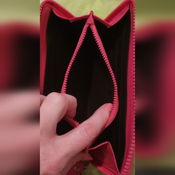 See By Chloe Patent Leather Long Zip Wallet Hot Pink 8" X 4.5" - Picture 11 of 15